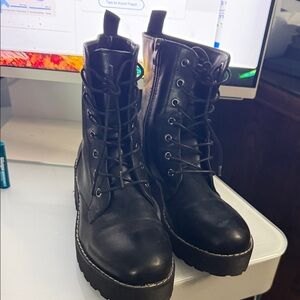 Dirty laundry Black Lace-Up combat Women's Boots